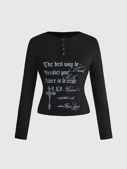 Goth Blusa nera casual da donna taglie forti con stampa di testo e croce, bottoni in metallo e colletto, top a maniche lunghe taglie forti