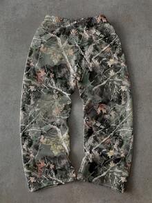 Manfinity ZONE917 ZONE917 Loose Street Dry Branch Camouflage All-Over Print Straight Fit Thermal Lined Sweatpants Camouflage Sweatpants - Multicolor - View 4