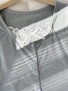 1-Piece Teen Girls Elegant Y2K Aesthetic Ribbed Knit Short-Sleeve Top With White Lace Trim, Button Front Details, Breathable Fitted Fabric And Multi-Scene Styling For Casual Daily Wear, School And Weekend Outings