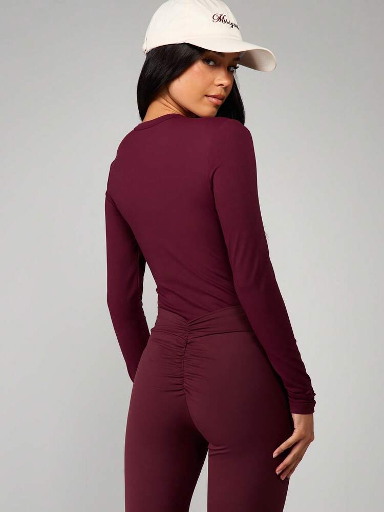 MISSGUIDED Women's Long Sleeve Crew Neck Bodysuit Fitted Solid Basic Top Fall Winter Essential Casual Everyday Wear Comfort Stretch Fabric Classic Style