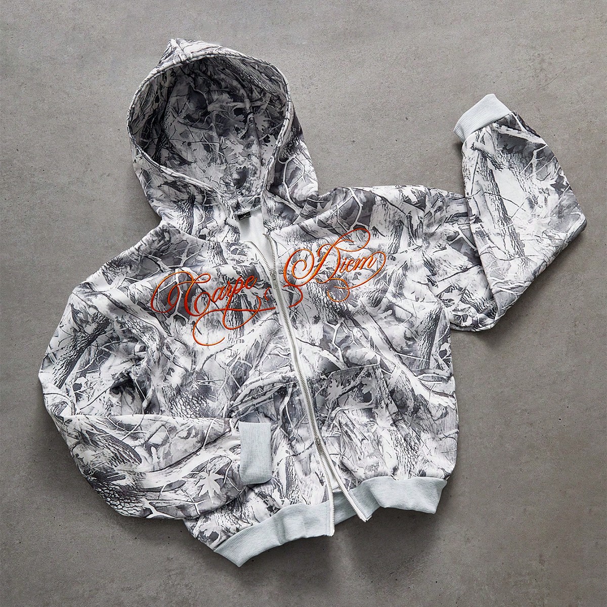 Sudadera con capucha de estilo callejero con camuflaje biónico y texto en inglés bordado en 3D de color naranja, adecuada para festivales de música