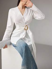 Heiryn Modna, jednokolorowa, damska koszula z długim rękawem, metalowym pasem i asymetrycznym dołem