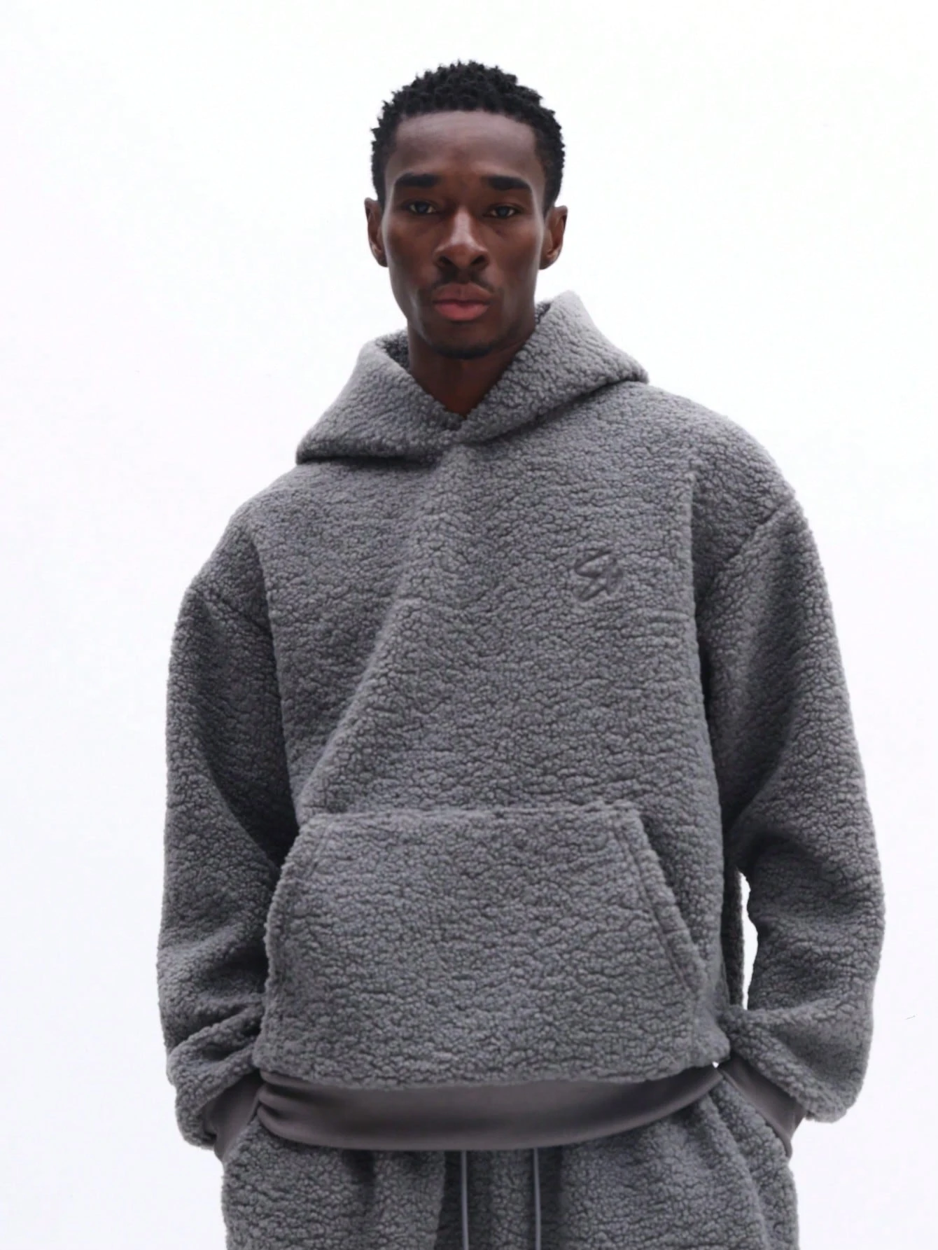 Bluza z kapturem Boxy i spodnie dresowe z polaru Sherpa