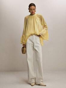 ATUI Studio Blusa elegante holgada de unicolor con cuello alto, mangas largas acampanadas y plisadas - Amarillo - Ver 5