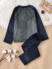 男童简约刺绣贴片插肩袖毛衣和裤子家居服套装，海军蓝和深灰色可选，休闲时尚，非常适合休闲家居穿着 - 藏蓝色 - 查看 2