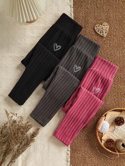 Genkimix Kids Conjunto de 3 leggings para niña preadolescente - Leggings acanalados de cintura alta, gruesos y cálidos, de tela de punto vertical con decoración de corazones bordados en negro, gris y rosa. Esencial de capa base para otoño e invierno con diseño minimalista y dulce para niña preadolescente.