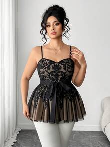 Elenzga 大码优雅女士黑色网纱裸色衬里蕾丝印花吊带背心，荷叶边下摆，适合返校、毕业典礼、情人节、音乐节、母亲节、万圣节、感恩节、复活节、国庆节、舞会、约会之夜、婚礼季、户外活动等场合。 - 黑色 - 查看 3