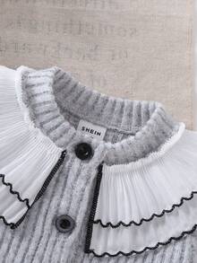 SHEIN 两件套女童灰色长袖开衫，饰有白色双层荷叶边和黑色波浪边设计，搭配修身黑色长裤，外观优雅，面料舒适，款式可爱，适合早春外出和日常穿着。 - 彩色 - 查看 6