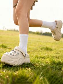 Sandalias con suela gruesa y huecas,  2026 Calzado de mujer para primavera/verano, Sueco mujer, EVA, plataforma, correa abatible, charms, suela ligera,Sandalia mujer Eva Suave Punta Redonda Sin Cordones Plataforma Decoración Personalizada Estilo Casual Para Playa/Casa Zuecos,Sandalias con suela gruesa y huecas, de moda para fiestas de jardín, casual y lindo, diseño de dibujos animados en EVA, para playa y exterior - Beis - Ver 11