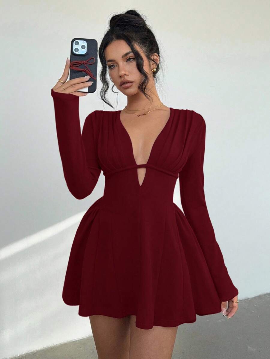 Aloruh 女士纯色深V领褶皱设计长袖性感时尚迷你连衣裙 - 紫紅色 - 查看 1