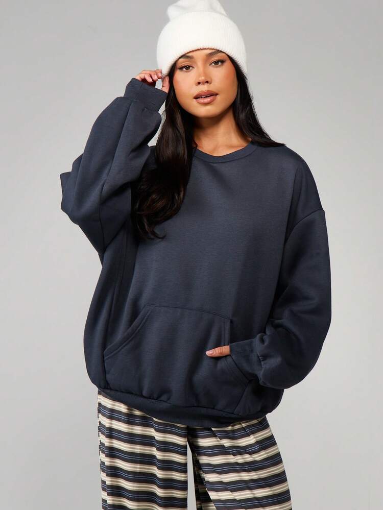 MISSGUIDED Oversized Navy Blue Crew Neck Sweatshirt With Front Centre Pocket Long Sleeve Pullover Casual Comfort Top Fall Winter Cozy Loungewear