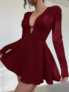 Aloruh 女士纯色深V领褶皱设计长袖性感时尚迷你连衣裙 - 紫紅色 - 查看 3