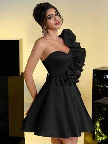 Lovelzi Elegante vestido de fiesta y graduación con volantes en capas, escote sin tirantes y cintura acampanada en color rosa romántico - Negro - Ver 3