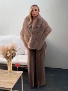 Jeta Ari 女士冬季仿狐狸毛仿毛领优雅 Melorad 披肩，适合作为新年服装 - 駝色 - 查看 6