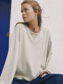 Nöista 舒适条纹滚边上衣，面料柔软保暖。非常适合休闲春假、节日度假、情人节以及春夏造型。 - 彩色 - 查看 3