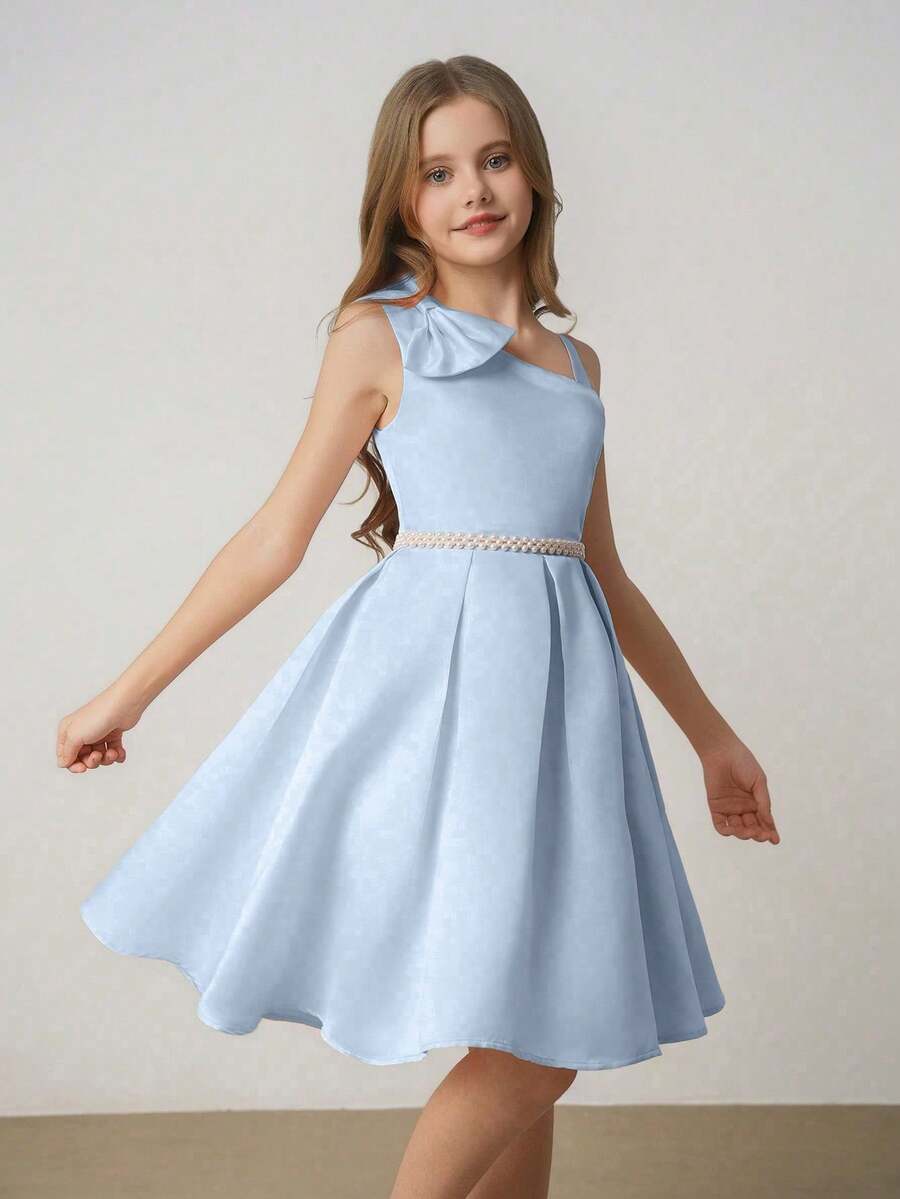 Vestido elegante y minimalista sin mangas con un hombro, lazo en la cintura y línea A para niñas preadolescentes, con cinturón, para bodas y fiestas - Celeste - Ver 1