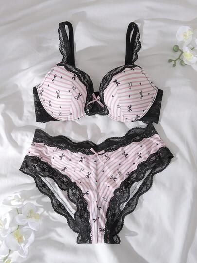 两件套加大码文胸套装，钢圈设计，撞色条纹蝴蝶结装饰，支撑力强，可爱又时尚。
