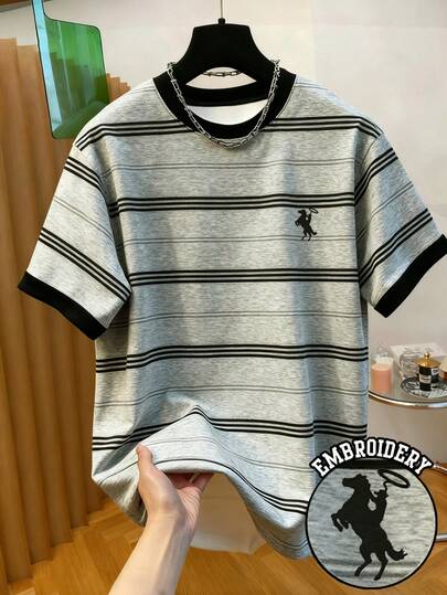 Men's Round Neck T-Shirt With Striped Print, Black Horse Embroidery, Comfortable Casual Tee