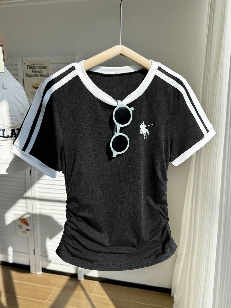 女童简约白色短袖T恤,质地顺滑,圆领设计,休闲现代版型,适合春夏上学、学习和户外日常穿着。 - 彩色 - 查看 1