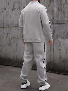 Manfinity Homme Men's Minimalist Chicago Letter Print Side Tape Zipper Sweatshirt Set, For Winter Knitted Set Grey And White Set Tracksuit Set Men Jogging Suits Men 2 Pieces Sweat Suit - Grey - View 2