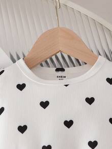 婴儿/幼儿男女通用0-3岁白色圆领长袖爱心印花上衣和纯黑色裙子两件套，适合外出、休闲穿着和派对。 - 黑與白 - 查看 4