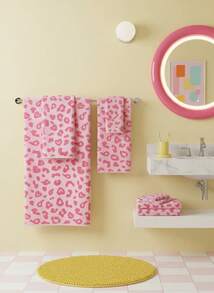 Joivida 1pc Pink Towel With Jacquard Letter & Heart Pattern, Polyester Rectangular 70*140cm Or Kitchen/Face/Hand Towel 34*75cm Or 34*34cm Small Towel, Suitable For Men, Women, Couples, Family, All Seasons, Quick Drying, Absorbent, Soft, For Bathroom, Hotel, Gym, Holiday Gifts, Parties, Beach, Outdoor, Travel