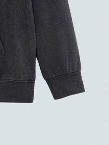 Modcrash Moletom com Capuz Vintage Desgastado com Gráfico de Letra no Bolso, para Outono, Primavera e Verão - Preto - Visão 5