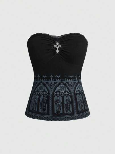 Goth Crop top con croce in metallo, pizzo e motivo a vetrata gotica con pipistrelli e croci