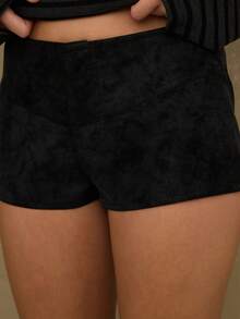 TypaGal PU 皮革绒面低腰迷你短裤 - 黑色 - 查看 6