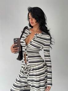 Aloruh 罗纹纽扣长袖圆领复古条纹修身开衫休闲度假机场假日新年派对百搭上衣 - 灰色 - 查看 9