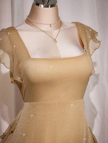 SHEIN ICON 大码方领荷叶边香槟色修身连衣裙，适合婚礼、派对、浪漫活动、年末聚会等场合。 - 香檳色 - 查看 4