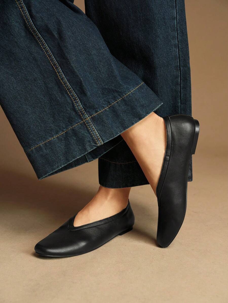 Rosivie Women's Square Toe Casual Flat Loafers - Black - View 1