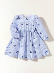 Maija Kids Kleine Mädchen Kleid mit blau-weißen gestreiften Schleifen-Dekor, rundem Ausschnitt, Lässig, Langarm - Blau-Weiß - Übersicht 2