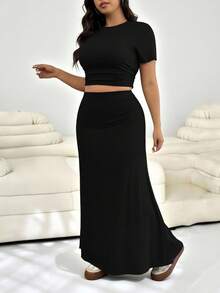 Solflare Plus Size Spring/Summer 2pcs Soft & Comfortable Short Sleeve Crew Neck T-Shirt & Skirt Set 2 Pieces Sets Woman - Black - View 3