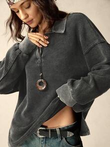 SoleilVie 女士 Polo 领长袖水洗复古休闲卫衣，女士秋冬华夫格连衣裙，深灰色，落肩，长袖，水洗做旧风格，宽松领卫衣，女士冬季休闲上衣，适合休闲外出和休闲活动，或优雅复古的办公室穿着。复古做旧深灰色华夫格卫衣，边缘毛边设计。弹力罗纹拼接领口和袖口卫衣，灰色宽松衬衫，灰色华夫格针织上衣，翻领毛衣。 - 黑色 - 查看 5