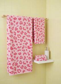 Joivida 1pc Pink Towel With Jacquard Letter & Heart Pattern, Polyester Rectangular 70*140cm Or Kitchen/Face/Hand Towel 34*75cm Or 34*34cm Small Towel, Suitable For Men, Women, Couples, Family, All Seasons, Quick Drying, Absorbent, Soft, For Bathroom, Hotel, Gym, Holiday Gifts, Parties, Beach, Outdoor, Travel