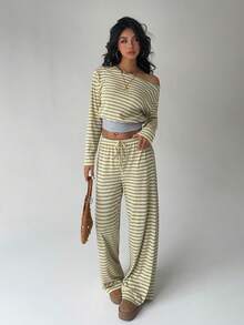Aloruh 女士休闲家居睡衣套装，露肩长袖T恤搭配宽松条纹直筒裤，适合日常穿着、运动、秋冬季节以及返校季穿着，撞色条纹两件套 - 黃色 - 查看 2