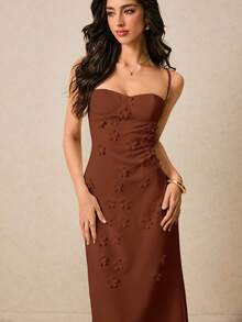 Poéselle 女士优雅通勤纯色3D立体花卉装饰吊带连衣裙 - 棕色 - 查看 2