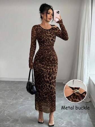 Gloray Vestido ajustado con decoración metálica elegante y hombros calados, estampado de leopardo sexy para mujeres