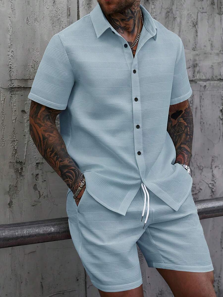 Manfinity Homme Bộ áo sơ mi và quần short trơn cho nam, trang phục thường ngày đơn giản cho chồng khi đi nghỉ mát, bộ hai mảnh thoải mái cho nam giới, trang phục nghỉ dưỡng cho nam, bộ hai mảnh mùa hè cho nam, bộ đồ màu xanh nhạt cho nam, bộ áo sơ mi nam. - Màu xanh nhạt - Xem 1