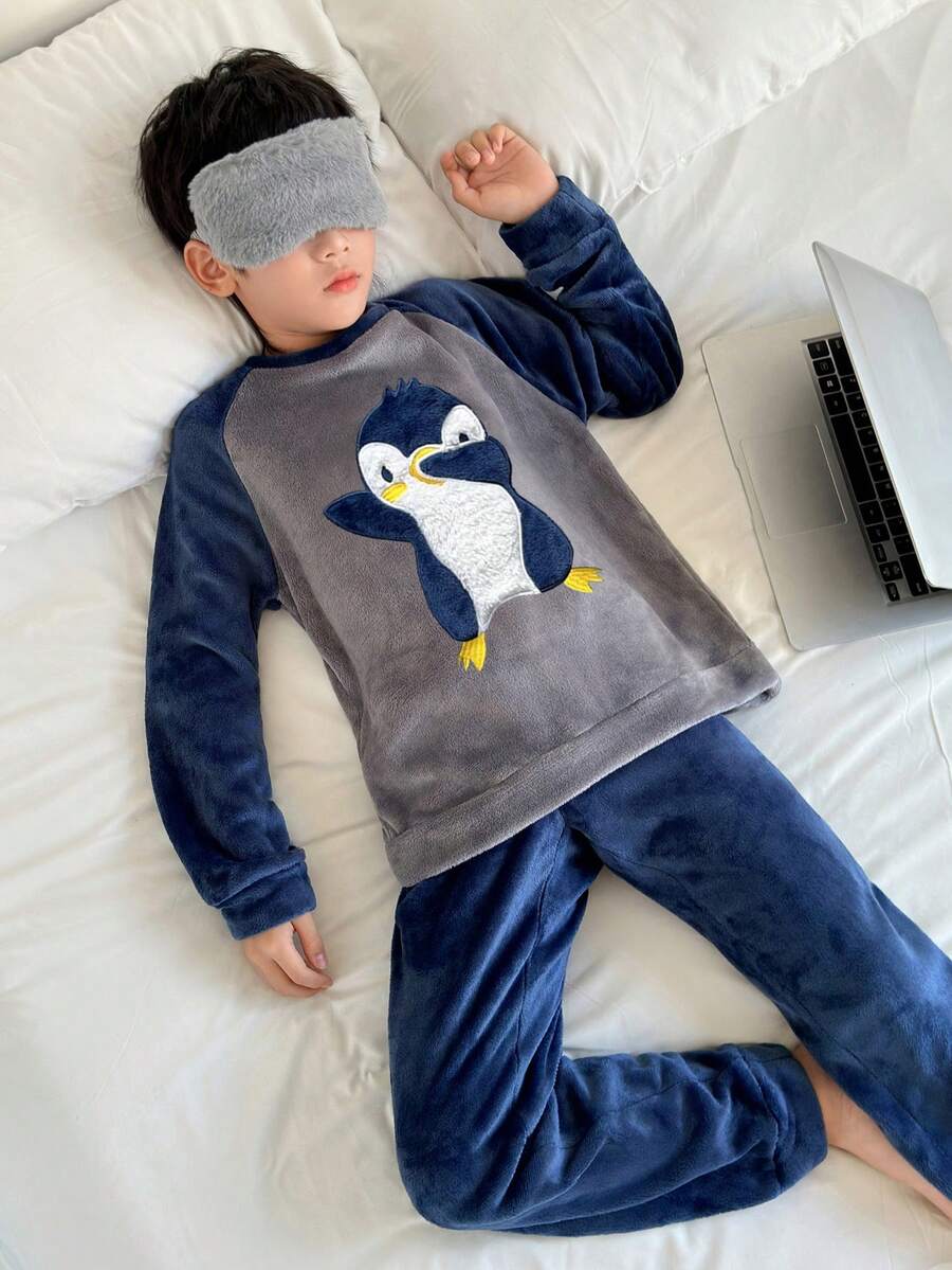 2pcs Kids/Tween Boys Casual Comfortable Embroidered Colorblock Fleece Crew Neck Pullover Top And Solid Color Fleece Pajama Pants Sleepwear Set - Multicolor - View 1