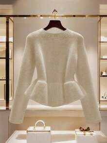 GlowEve 女士时尚腰部收紧荷叶边下摆短款开衫，独特金属纽扣装饰，别致的白色毛衣