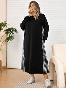 EMERY ROSE فستان كاجوال للمرأة البدينة بياقة مستديرة وأكمام طويلة مع تصميم مربعات ملونة - الأسود - مشاهدة 5