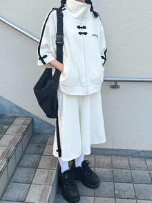 FRIFUL 女士运动条纹撞色纽扣短袖字母印花T恤和短裤套装，2件套家居服套装 - 白色 - 查看 8