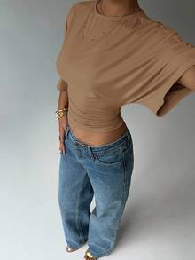 Aloruh 女士纯色圆领蝙蝠袖褶皱短款时尚T恤 - 棕色 - 查看 4