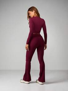 Missguided x Playboy 酒红色长袖露脐上衣和喇叭裤套装，饰有兔子图案印花，两件套家居服 - 酒紅色 - 查看 2