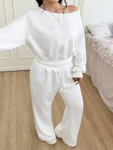 CovetEZ Bộ đồ hai mảnh áo nỉ cổ bất đối xứng và quần ống loe cỡ lớn, phong cách thể thao thường ngày, thu/đông - trắng - Xem 3