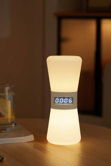 Cirelle 1个娃娃造型夜灯，带磁吸式开关、创意电量指示灯和Type-C充电底座 | 台灯、办公灯