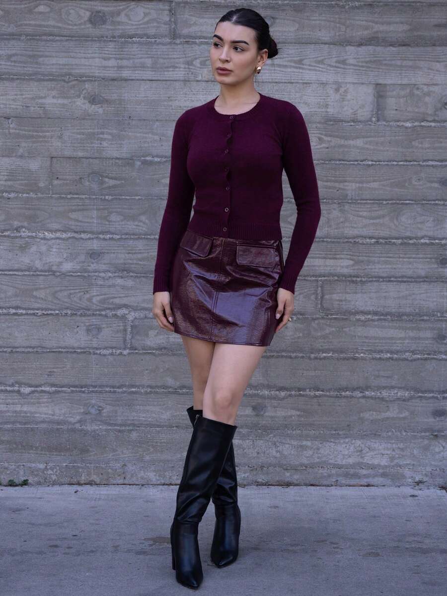 Andrea Bello 女士纯色翻盖细节 A 字裙，时尚秋冬，勃艮第红，安哥拉红，FW24 新款短裙，FW24 流行色，优雅女士秋季女装，休闲日常穿着，通勤，极简主义，办公室，老款，简约，休闲日常穿着，除夕，秋冬，新年女装，情人节 - 酒紅色 - 查看 1