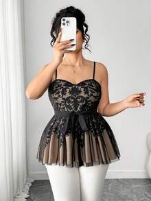Elenzga 大码优雅女士黑色网纱裸色衬里蕾丝印花吊带背心，荷叶边下摆，适合返校、毕业典礼、情人节、音乐节、母亲节、万圣节、感恩节、复活节、国庆节、舞会、约会之夜、婚礼季、户外活动等场合。 - 黑色 - 查看 5